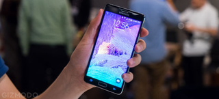 Illustration for article titled ¿Qué smartphone me compro: pantalla normal o gigante?